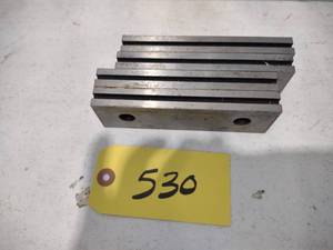 lot 530 image: (4) 6 Vise Jaws...