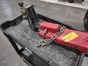 lot 607 image: Fork Mount Trailer Hitch