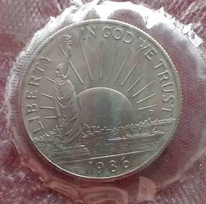 lot 43 image: 1986 Commemorative Liberty Half Dollar