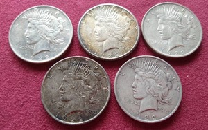 lot 50 image: (5) Peace Dollars