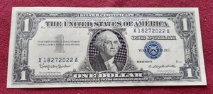 lot 107 image: Crisp Uncirculated Silver Certificate $1 Note