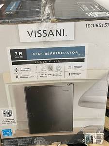 Vissani 2.6 Cu Ft Mini Refrigerator Black Finish Unopened