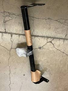 lot 5 image: CURT Receiver Bar 2000 lbs with 43.5 Inch Mounting Space