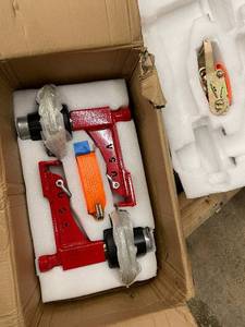 lot 18 image: Auto Lift Parts Set with Mounting Brackets and Straps