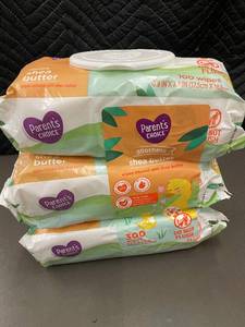 lot 46 image: Parents Choice Soothing Shea Butter Baby Wipes 3-Pack (300 Wipes Total)