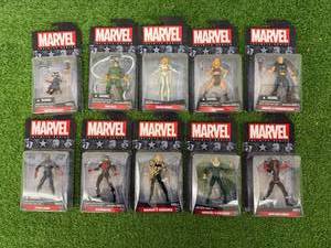 lot 16 image: Marvel Infinity Series Figures