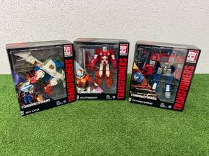 lot 36 image: Transformers Combiner Wars Sky Lynx, Scattershot & Optimus Prime