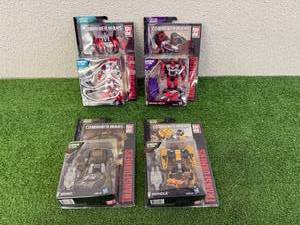 lot 84 image: Transformers Combiner Wars Brawl, Swindle, Blades & Brake-Neck