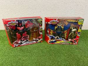 lot 132 image: Power Rangers Zord Armor Rangers