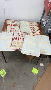 lot 889 image: Set of 6 Metal No Parking Signs Assorted Types