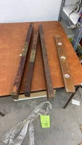 lot 905 image: Set of 4 Vintage Wooden Carpenter Levels