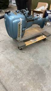 lot 920 image: Evinrude Fleetwin 7.5 Outboard Boat Motor Vintage