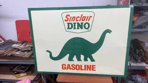 lot 921 image: Sinclair Dino Gasoline Metal Advertising Sign