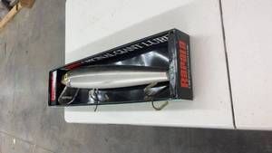 lot 925 image: Rapala Original Giant Lure in Display Boxn 32