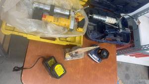 lot 1725 image: Set of 2 Cordless Grease Guns with Batteries and Chargers