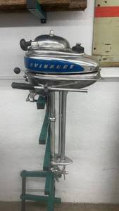 lot 1729 image: Vintage Evinrude Ranger Outboard Boat Motor