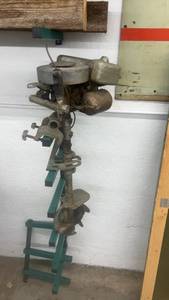 lot 1731 image: Vintage Johnson Motor Co. Outboard Boat Motor