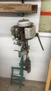 lot 1734 image: Johnson Seahorse Outboard Boat Motor Model TD-20