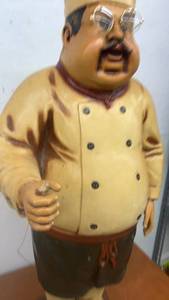 lot 1779 image: Large Chef Statue with Glasses and Tall Hat Decor