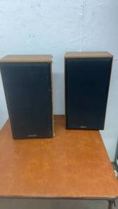 lot 1792 image: Set of 2 Polk Audio Monitor Series M7 Speakers