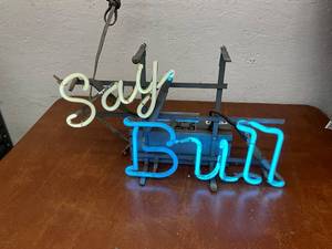 lot 1737 image: Vintage Neon Sign Say Bull in Blue and White