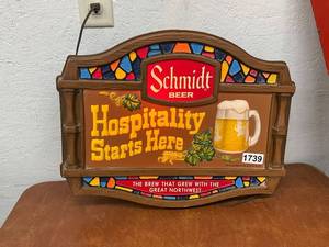 lot 1739 image: Schmidt Beer Hospitality Starts Here Vintage Lighted Bar Sign