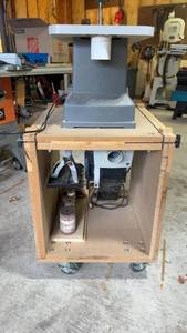 Ryobi OSS450 Oscillating Spindle Sander and Delta ShopMaster Belt/Disc Sander with Stand and Accessories