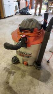 lot 1265 image: Ridgid 2-in-1 Blower Vac WetDry Shop Vacuum