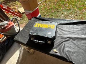 lot 1277 image: Dewalt Corded Jigsaw with Carrying Case