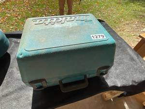 lot 1279 image: Makita 5007NB 7-14 Inch Circular Saw with Case