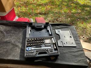 lot 1318 image: Craftsman 75-Piece Socket and Ratchet Set with Carrying Case