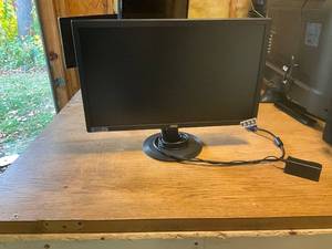 lot 1333 image: AOC 21.5 Inch LED Computer Monitor with Stand