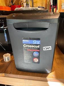 lot 1341 image: Royal 9X Crosscut Paper Shredder