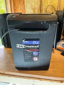 lot 1342 image: Royal 9x Crosscut Paper Shredder