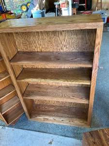 lot 1354 image: Oak Bookshelf with Adjustable Shelves