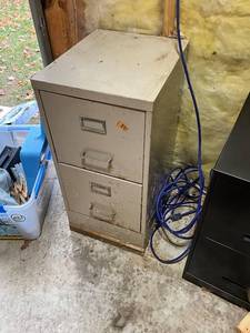 lot 1364 image: Used 2-Drawer Metal Filing Cabinet