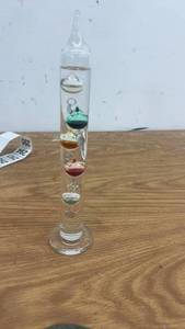 lot 277 image: Vintage General Electric 2-Way CB Radio and Galileo Thermometer