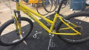 lot 325 image: Trek Yellow Mountain Bike with Front Suspension