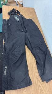 lot 345 image: Yamaha 2XL Cold-Weather Wear Snow Pants