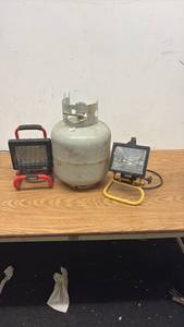 lot 359 image: Propane Cylinder with 2 Portable Work Lights