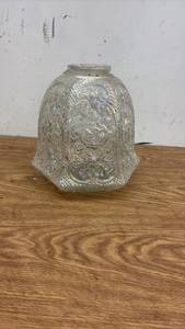 lot 392 image: Vintage Iridescent Embossed Glass Lamp Shade