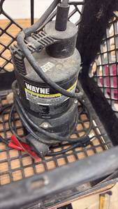 lot 394 image: Wayne 16 HP Submersible Utility Pump