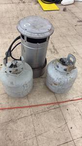 lot 396 image: Propane Cylinder Heater with 2 Propane Tanks - 80,000 BTU
