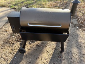 lot 244 image: Traeger Wood Pellet Grill and Smoker with Digital Control