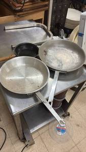 lot 429 image: Set of  Assorted Frying Pans Thunder Group, Mirro & Next Day Gourmet