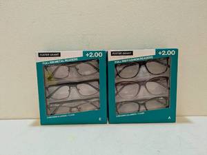 lot 3 image: 2 FOSTER GRANT DESIGN OPTICS 2.00 READING GLASSES