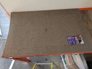 lot 79 image: NEW OVERSIZED ENTRY MAT