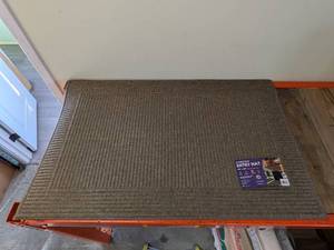 lot 80 image: NEW OVERSIZED ENTRY MAT