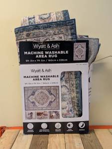 lot 72 image: WYATT & ASH MACHINE WASHABLE AREA RUG -GERALDINE (5 3 x 7 5)