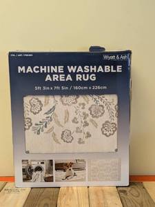 lot 73 image: NEW WYATT & ASH MACHINE WASHABLE AREA RUG -ZINNIA (5 3 x 7 5)